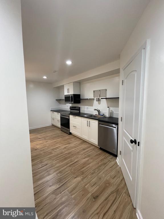 Building Photo - 3137 Trenholm Dr