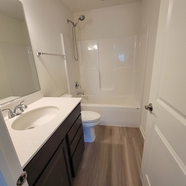 Building Photo - 15155 Quincy Cir