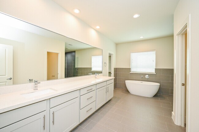 Building Photo - 1106 Fuschia Rd