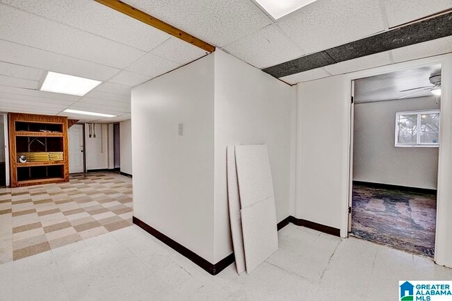 Building Photo - 126 E Jones Ct