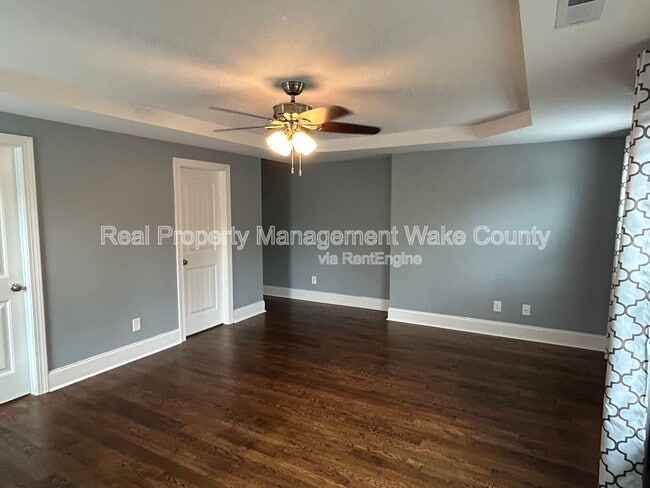 Building Photo - 5412 Robbins Dr