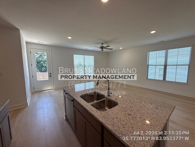 Building Photo - 1725 Bennett Vlg Dr