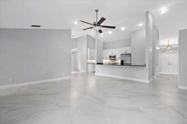 Building Photo - 15575 Woodmar Ct
