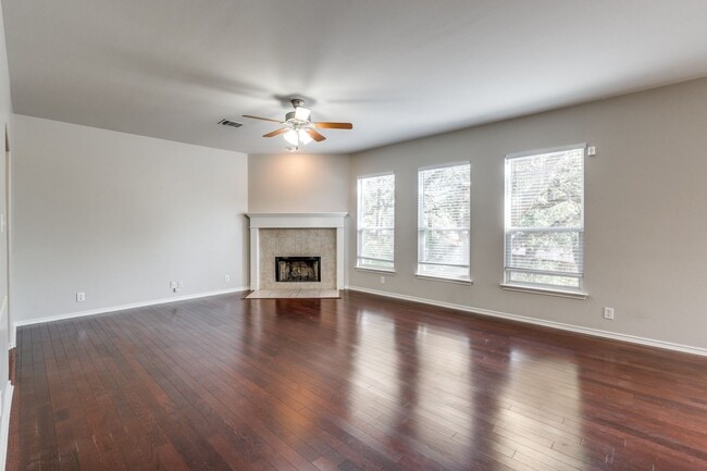 Building Photo - 3-BEDROOM HOME IN GATED COMMUNITY