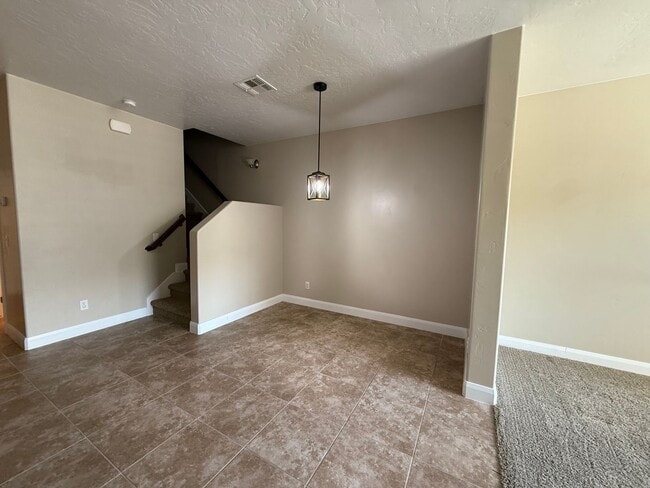 Building Photo - Townhome in Casitas at Hidden Valley with ...