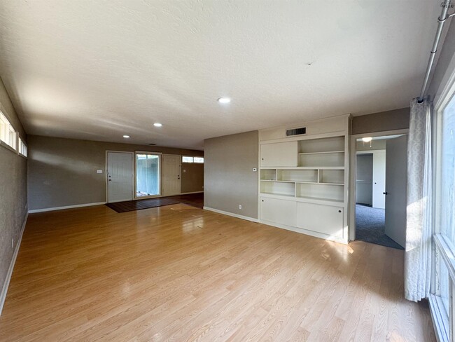 Building Photo - 4409 McCrory Ave