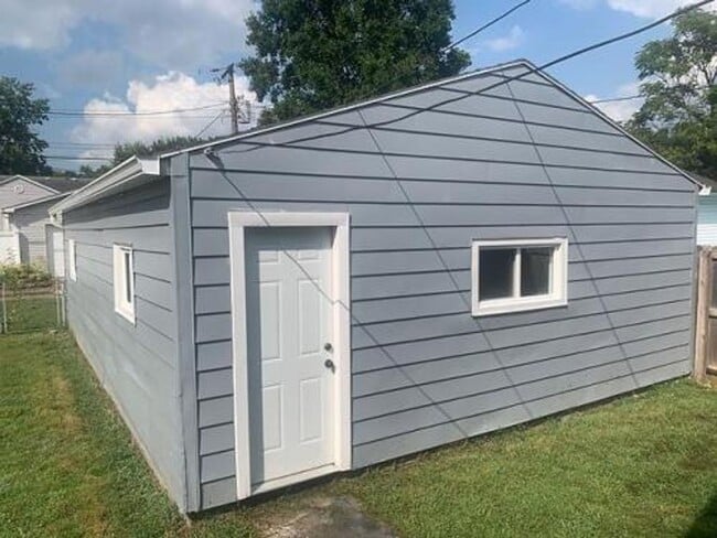 Building Photo - 2244 Park St