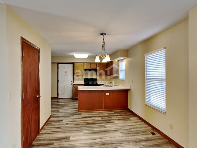 Building Photo - 650 Boulder Dr