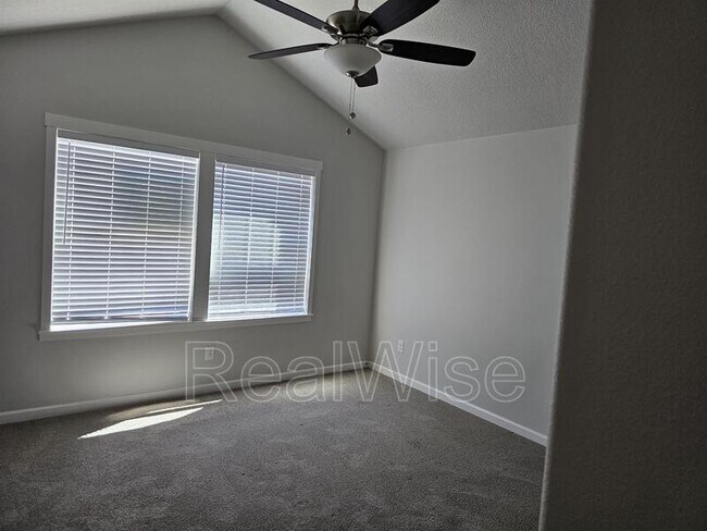 Building Photo - 5724 NE 58th Way