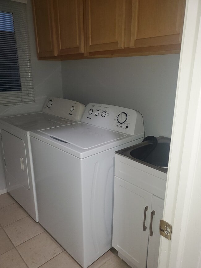 Building Photo - 50262 Barrett Dr