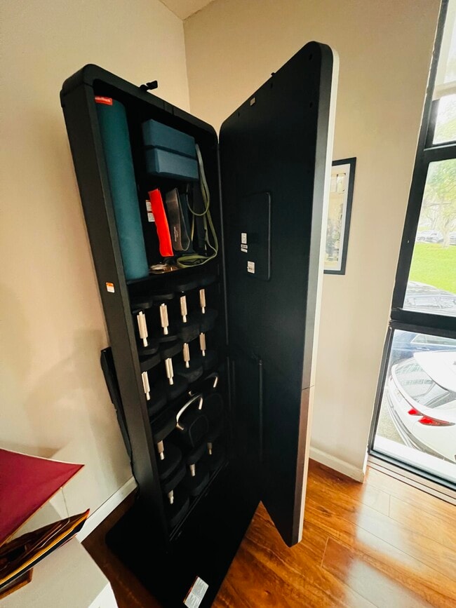 Building Photo - 1201 River Reach Dr