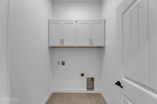 Building Photo - 781 Cedarwood Ave