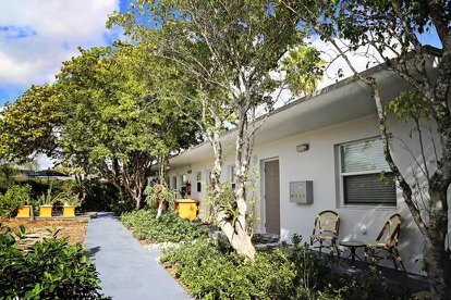 Building Photo - 5403 Pembroke Rd