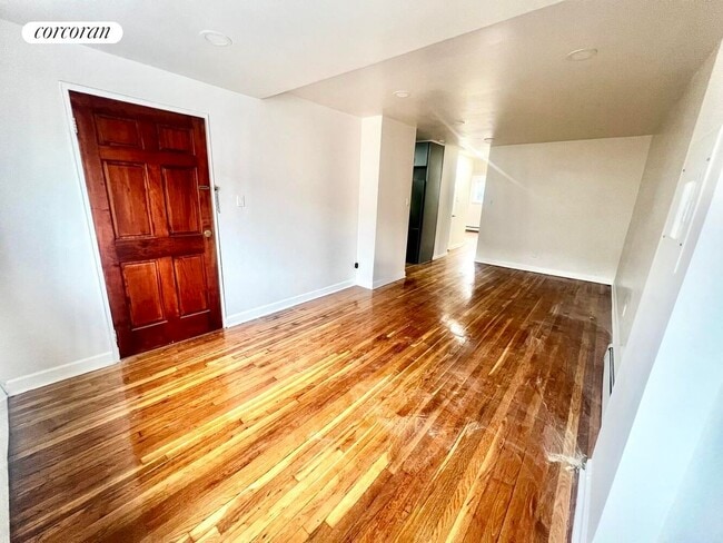 Building Photo - 1632 E 94th St