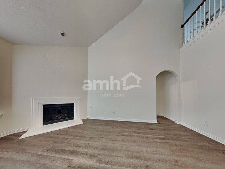 Building Photo - 8613 Corral Cir