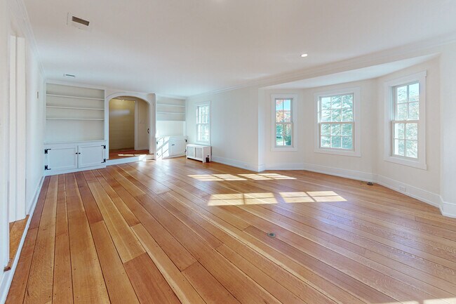 Building Photo - 88 5 Mile River Rd