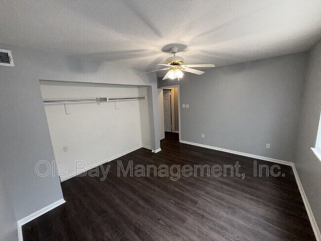 Building Photo - 6701 Dickens Ferry Rd