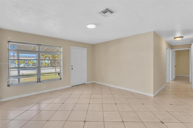 Building Photo - 4214 SW 49th Ct