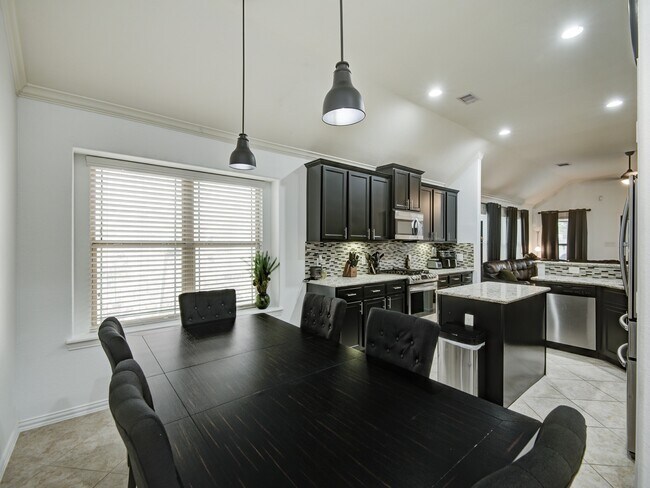 Building Photo - 1346 Tee Time Ct