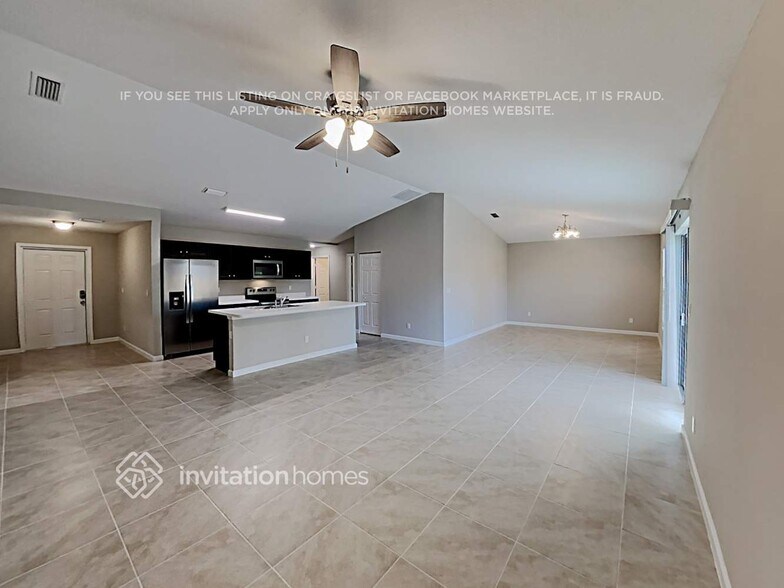 Building Photo - 225 SW Grove Ave