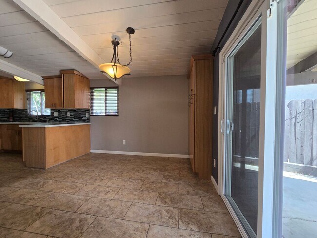 Building Photo - 5539 Baja Dr