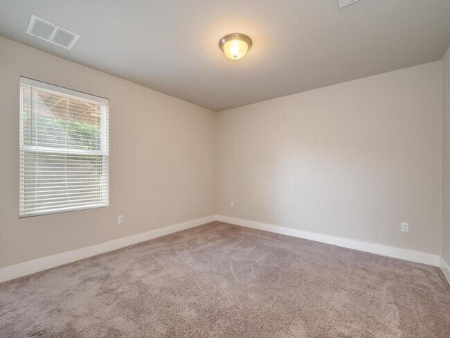 Building Photo - 305 Bridgeford Dr