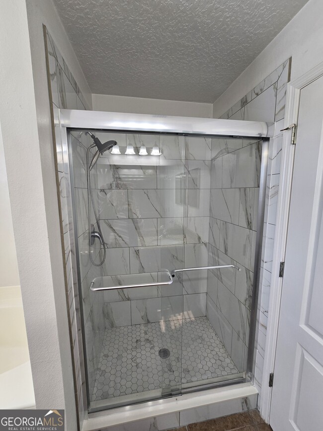 Building Photo - 127 Cedar Cir Dr