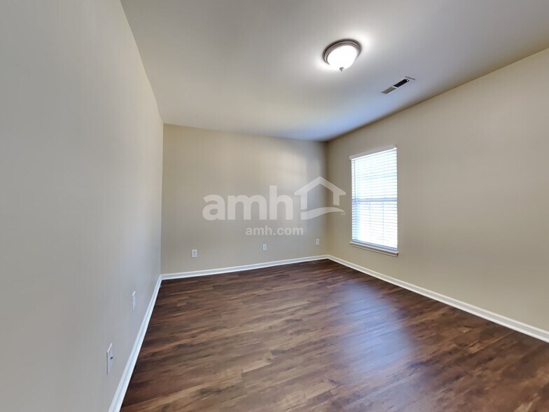 Building Photo - 213 Pine Hall Dr
