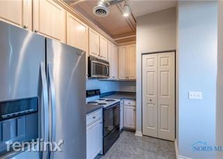 Building Photo - 1 br, 2 bath House - 110 Ottawa St Apt 3C