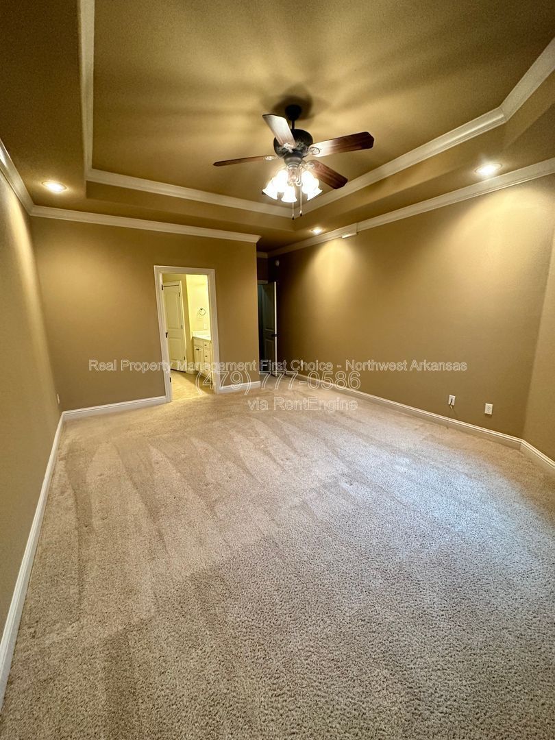 Building Photo - 2006 W Morter Pl