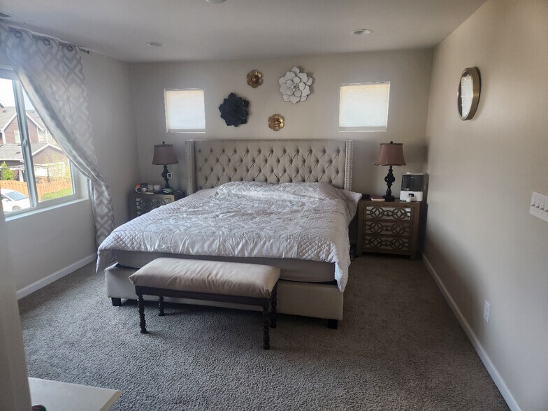 Building Photo - 4425 30th Dr SE