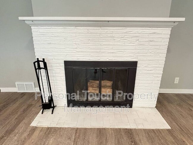 Building Photo - 1541 10th St S