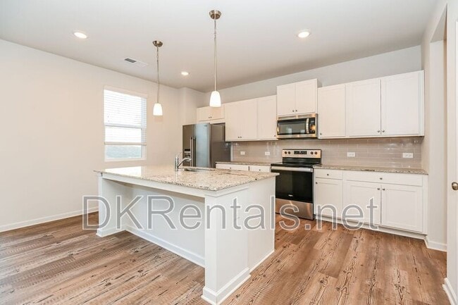 Building Photo - 265 Summerwood Ln