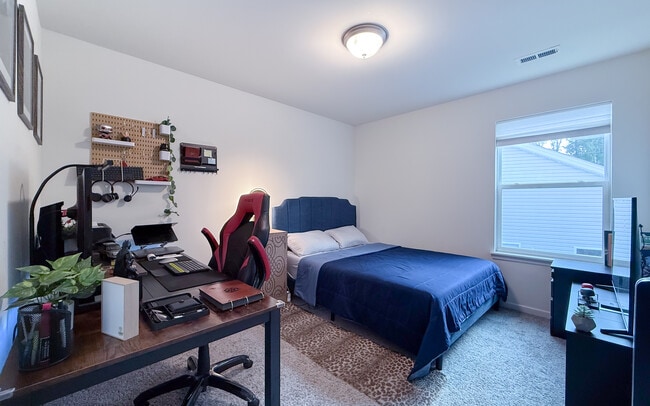 Building Photo - 161 Brookview Way Dr