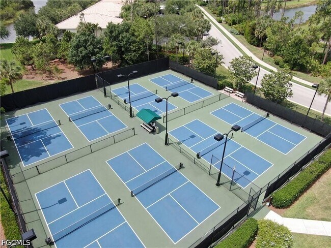 Building Photo - 10113 Colonial Country Club Blvd