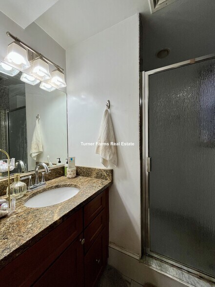 Building Photo - 64 Louis Prang St