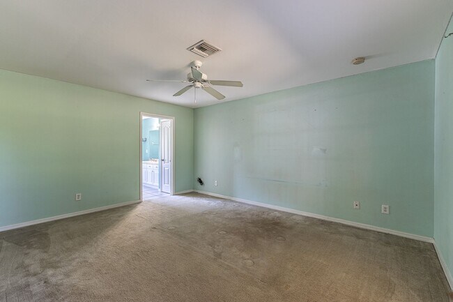 Building Photo - 3108 58th St W
