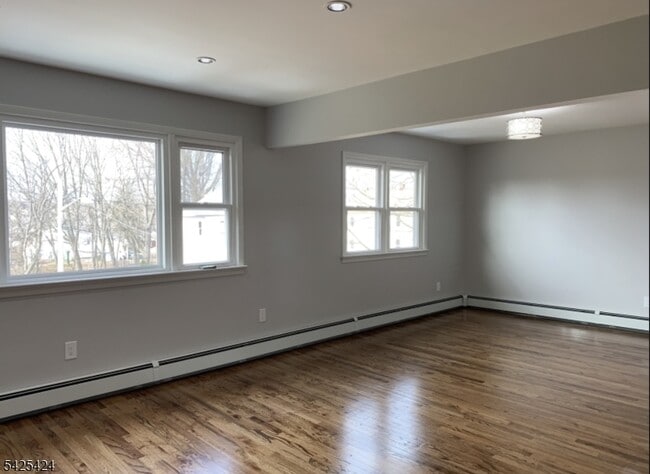 Building Photo - 62 Gless Ave