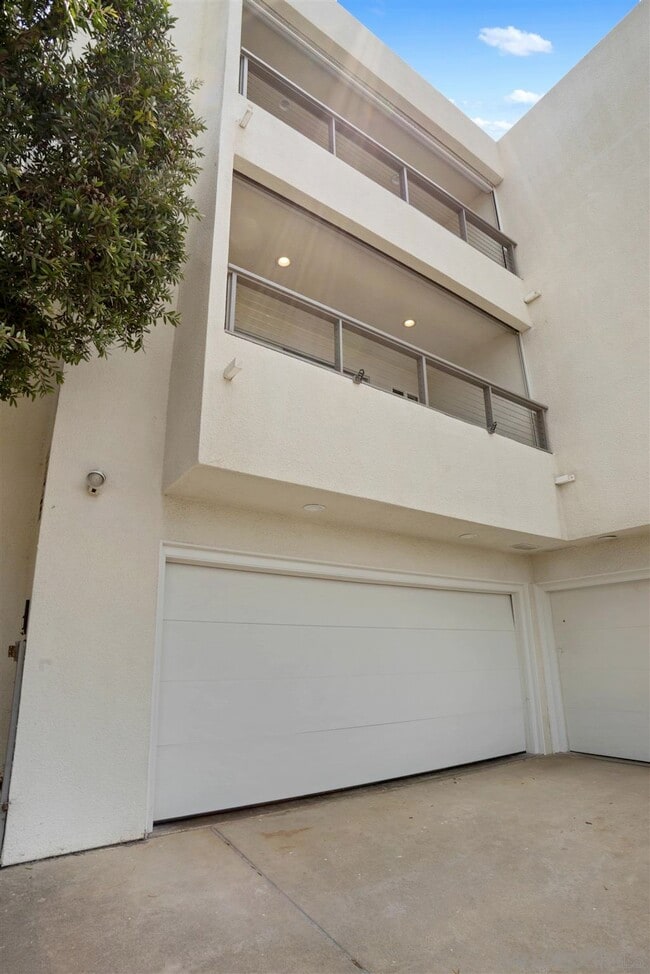 Building Photo - 1618 Haydn Dr