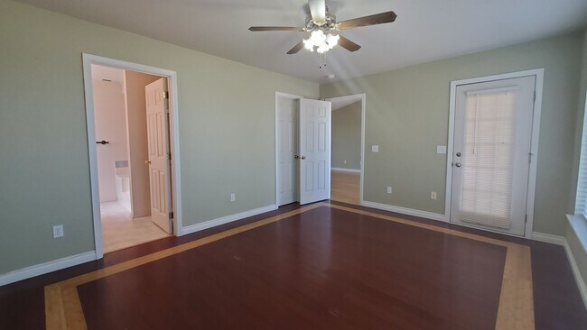 Building Photo - 2452 N Rhode Island Ct
