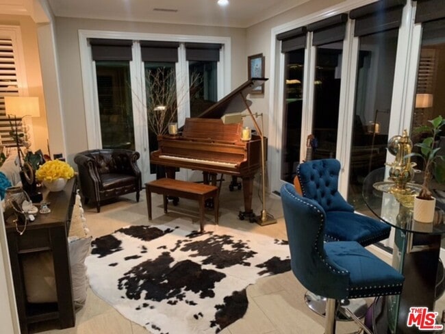 Building Photo - 51 Ivory Petal