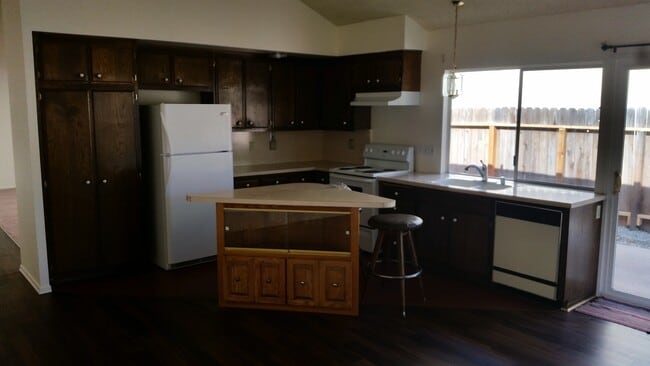 Building Photo - Mission Oaks Home