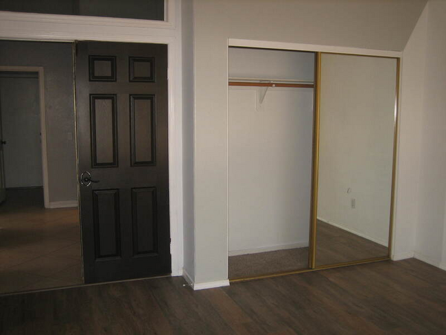 Building Photo - 36764 Dove Springs Dr
