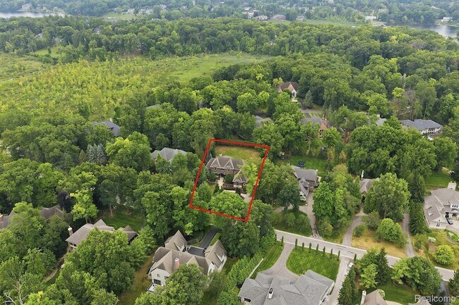 Building Photo - 2707 Turtle Lk Dr