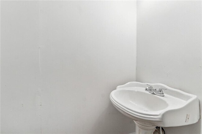 Building Photo - 155 Rockfort Ct
