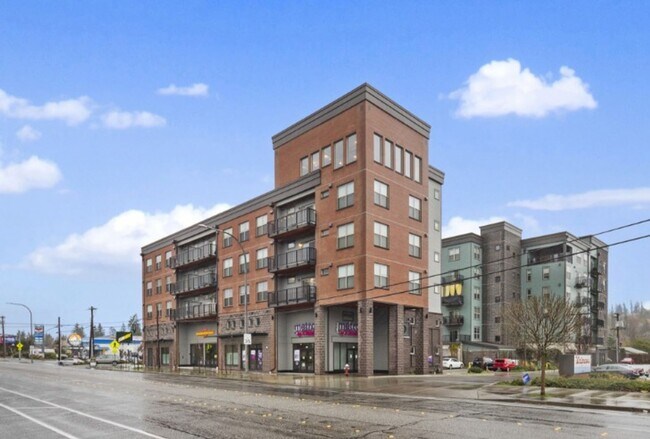 Building Photo - 2 bedroom, 2 bath available for Pre-leasing!