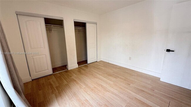 Building Photo - 2498 SW 17th Ave