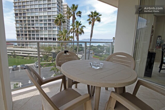Building Photo - 1710 Avenida del Mundo