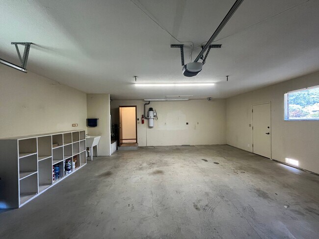 Building Photo - Spacious Home with views of the Irish Hill...