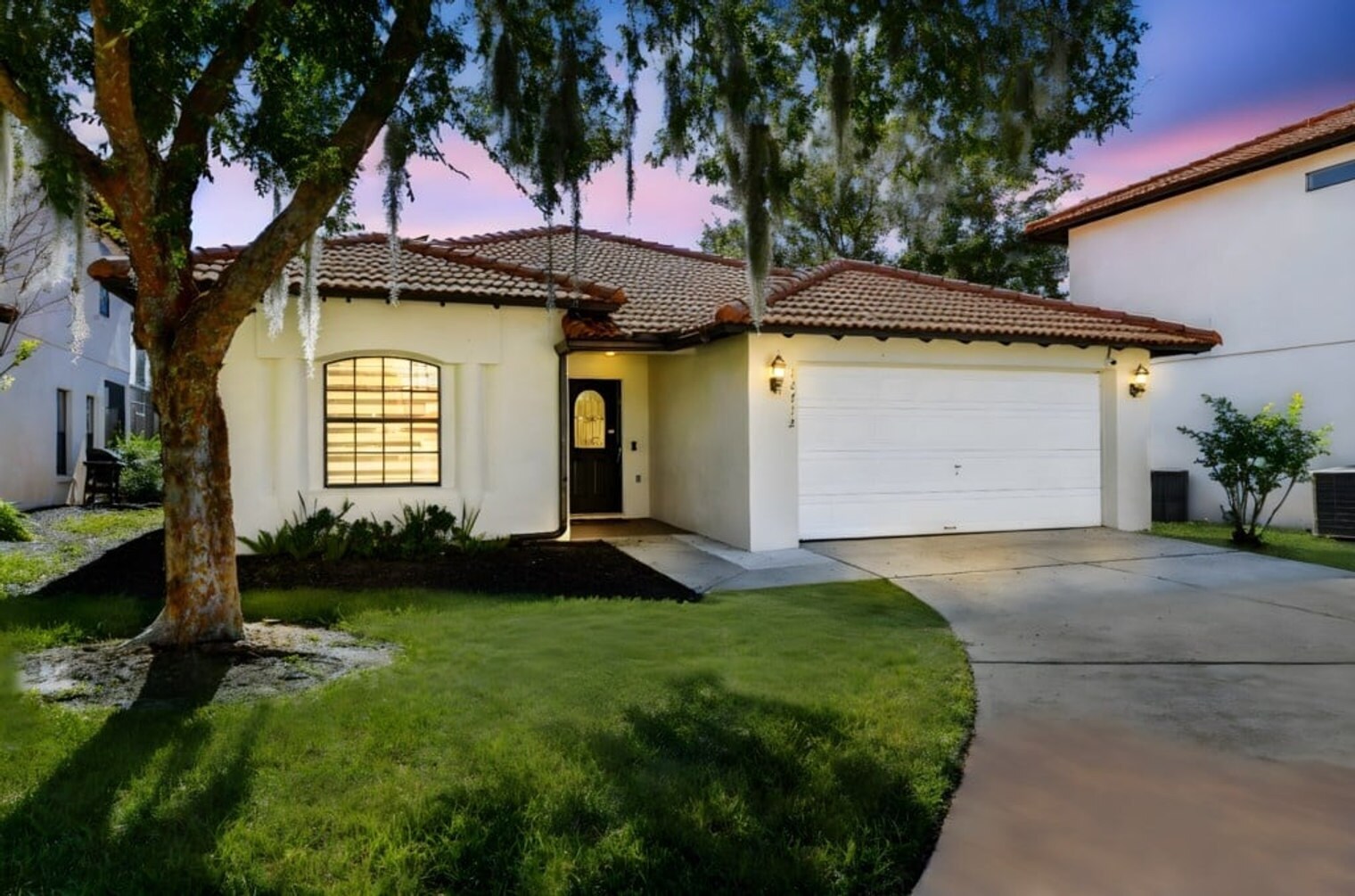 Building Photo - 16716 Lazy Breeze Loop